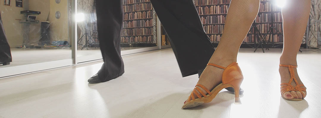 couple in dance class